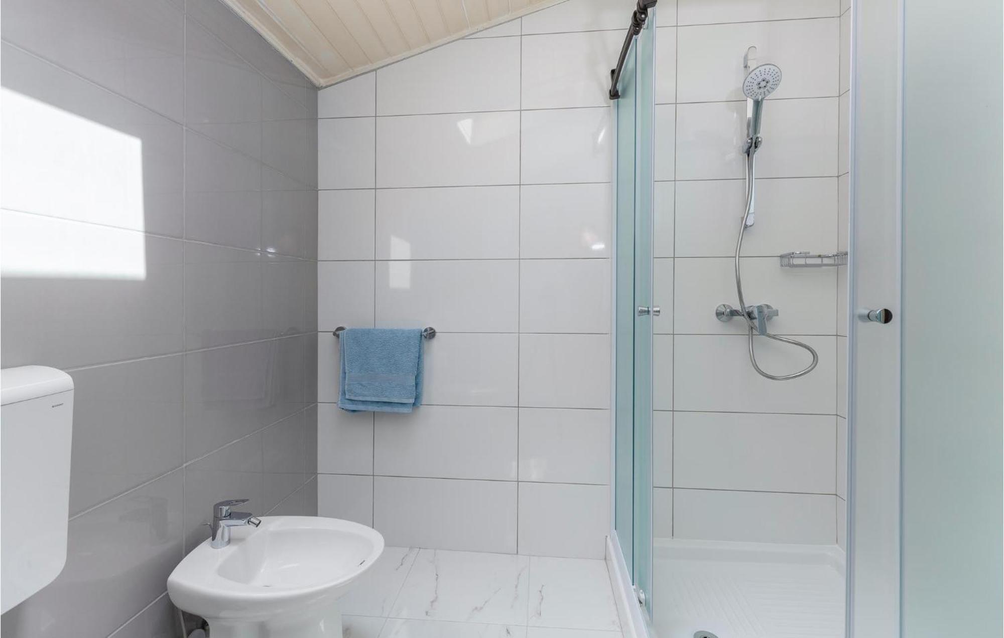 Cozy Apartment In Tar With House Sea View Tar-Vabriga Luaran gambar